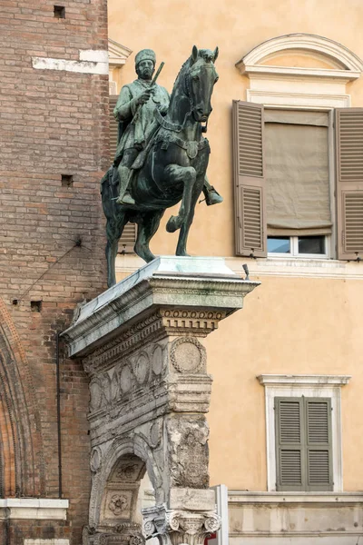 Staty Marquis Niccolo Iii Deste Palazzoen Municipale Rådhuset Corso Martiri — Stockfoto