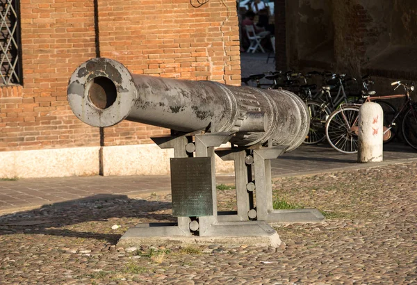 Cannon Verdedigen Van Het Kasteel Van Familie Este Ferrara Italië — Stockfoto