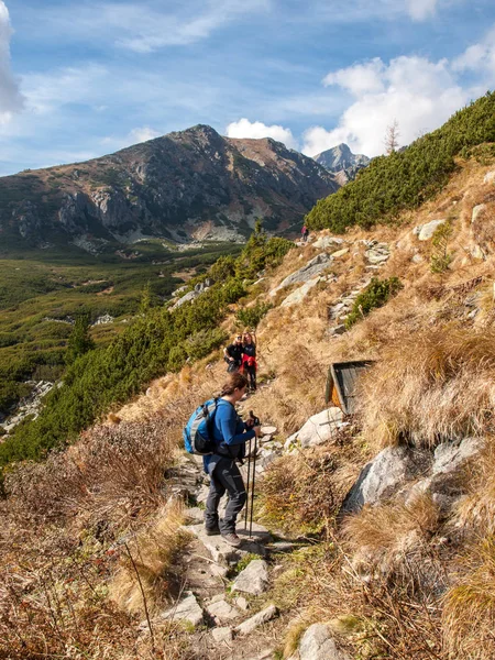 Vysoke Tatry Eslovaquia Octubre 2018 Senderistas Gran Valle Frío Vysoke — Foto de Stock