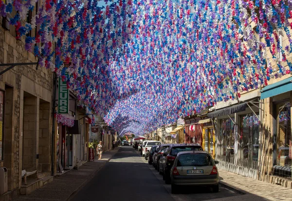 Saint Cyprien Frankreich September 2018 Farbenfrohe Straßendekorationen Während Des Sommerfelibree — Stockfoto