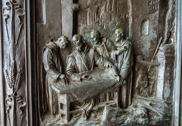 Details Van Bronzen Deur Naar Basiliek Van Abdij Monte Cassino — Stockfoto