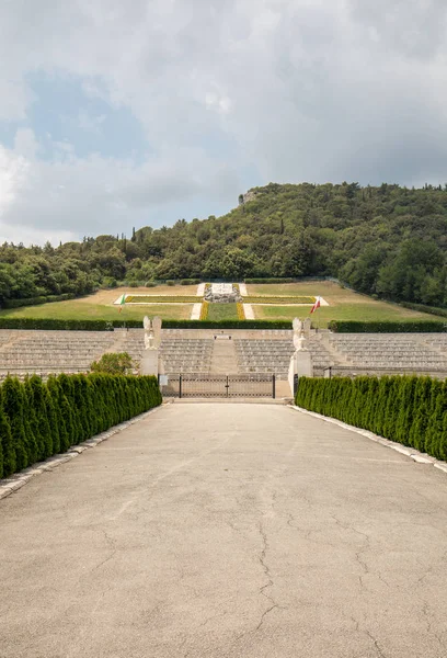 Montecassino Italië Juni 2017 Pools Oorlogskerkhof Monte Cassino Een Necropolis — Stockfoto