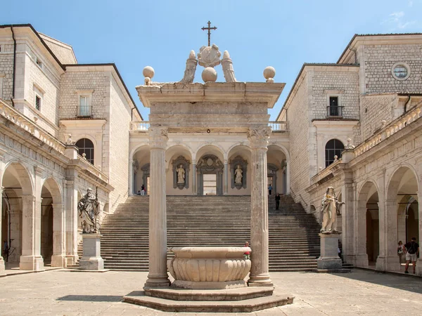 Montecassino Italia Junio 2017 Cisterna Claustro Bramante Abadía Benedictina Montecassino — Foto de Stock