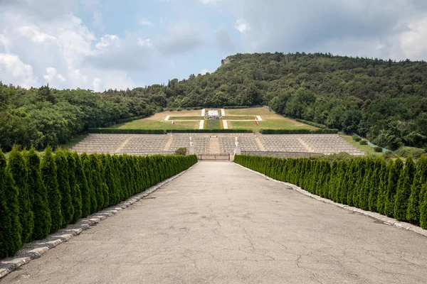 Montecassino Italië Juni 2017 Pools Oorlogskerkhof Monte Cassino Een Necropolis — Stockfoto