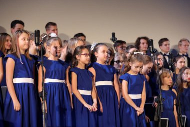 Krakov, Polonya - 7 Aralık 2018: multimedya Noel hitabet - Varşova Futura ve koro Fermata tarafından gerçekleştirilen Bethlehem için. Cracow. Polonya