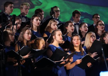 Krakov, Polonya - 7 Aralık 2018: multimedya Noel hitabet - Varşova Futura ve koro Fermata tarafından gerçekleştirilen Bethlehem için. Cracow. Polonya