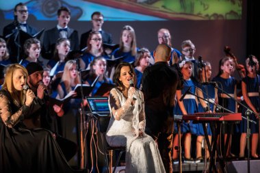 Krakov, Polonya - 7 Aralık 2018: multimedya Noel hitabet - Varşova Futura ve koro Fermata tarafından gerçekleştirilen Bethlehem için. Cracow. Polonya