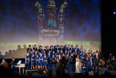 Krakov, Polonya - 7 Aralık 2018: multimedya Noel hitabet - Varşova Futura ve koro Fermata tarafından gerçekleştirilen Bethlehem için. Cracow. Polonya