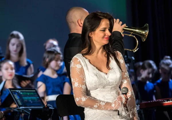 Krakov, Polonya - 7 Aralık 2018: multimedya Noel hitabet - Varşova Futura ve koro Fermata tarafından gerçekleştirilen Bethlehem için. Cracow. Polonya