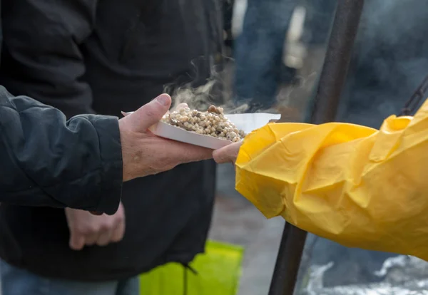 Warm Voedsel Voor Armen Daklozen — Stockfoto