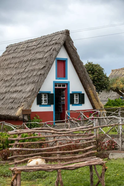 Santana Madère Portugal Avril 2018 Maison Rurale Traditionnelle Santana Sur — Photo