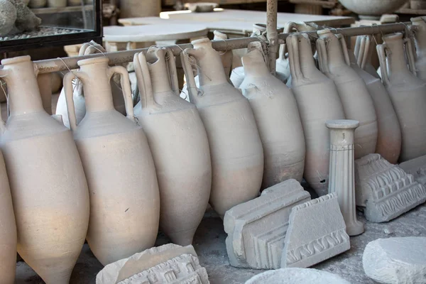 Des Navires Des Pots Une Variété Artefacts Ayant Survécu Éruption — Photo