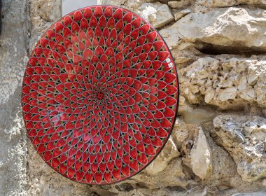 Ravello, İtalya - 16 Haziran 2017: Ravello, İtalya'da satılan bir seramik tabak, kapat