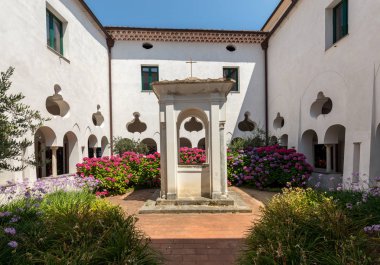 Ravello, İtalya - 16 Haziran 2017: Friars küçük Conventuals S. Francesco Ravello, manastır. Amalfi Coast, İtalya