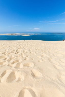Avrupa 'nın en uzun kum tepeciği olan Pilat Kumulundan bir görüntü. La Teste-de-Buch, Arcachon Körfezi, Aquitaine, Fransa 