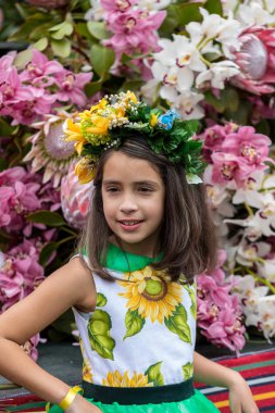 Funchal; Madeira; Portekiz - 22 Nisan; 2018: Funchal şehir Madeira Adası Madeira çiçek Festivali yıllık geçit. Portekiz.