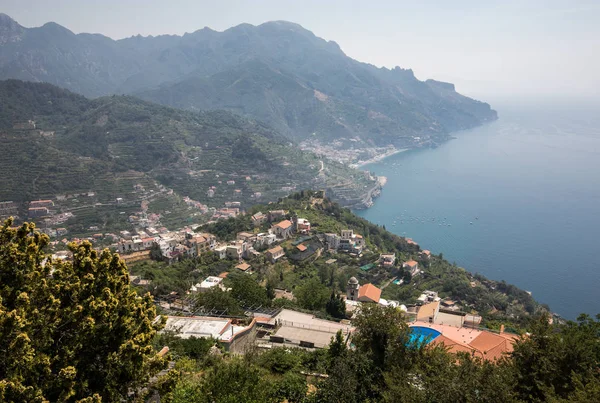 Amalfi Coast Amalfi ve Positano arasında bir görüntü. Campania. İtalya