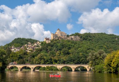 Castelnaud, Dordogne, Fransa - 7 Eylül 2018: Castelnaud Şatosu, Castelnaud-la-Chapelle, Dordogne, Aquitaine, Fransa