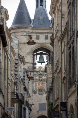 Bordeaux, Fransa - 9 Eylül 2018: La Grosse Cloche (büyük bell15th yüzyıl), Ortaçağ duvarları ikinci kalan kapısı. Bordeaux, Gironde bölümü, Fransa