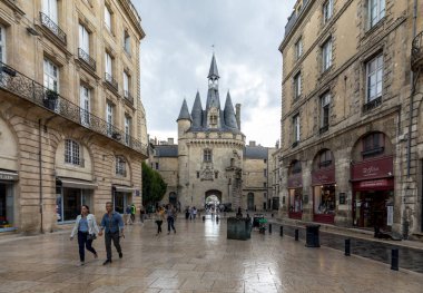 Bordeaux, Fransa - 9 Eylül 2018: Şehir Kapısı Cailhau, Ortaçağ Kapısı Bordeaux, Gironde Bölümü, Fransa