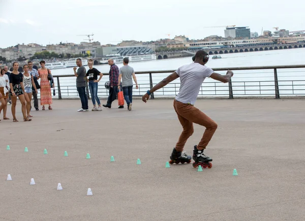 Burdeos Francia Septiembre 2018 Patinador Realiza Acrobacias Quai Lousi Xviii —  Fotos de Stock