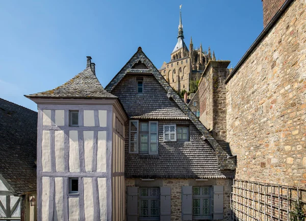 Edifícios Antigos Cidade Velha Famosa Ilha Mont Saint Michel França — Fotografia de Stock