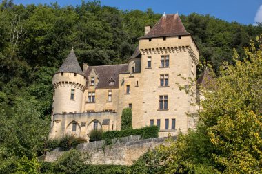  La Roque-Gageac 'taki La Malartrie Şatosu, Dordogne nehir vadisi. Aquitaine, Fransa