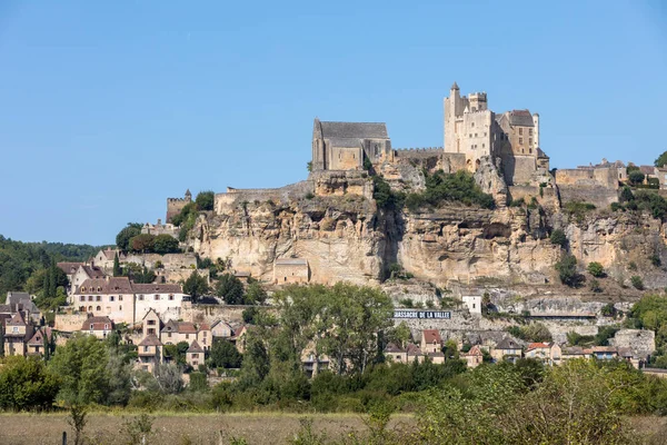 Dordogne Nehri Nin Üzerindeki Kireçtaşı Uçurumunda Yükselen Ortaçağ Şatosu Beynac — Stok fotoğraf