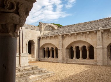  Arles, Fransa yakınlarındaki Montmajour 'da Aziz Peter Manastırı