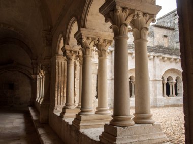  Arles, Fransa yakınlarındaki Montmajour 'da Aziz Peter Manastırı