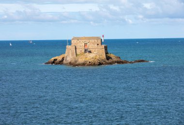  Fort Du Petit 'in St. Malo' daki manzarası. Britanya, Fransa