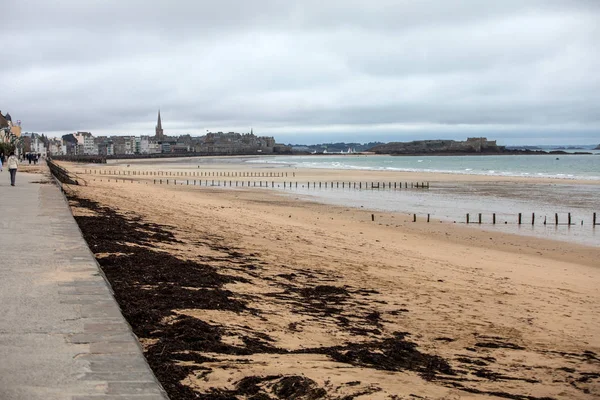 Saint Malo Francja Września 2018 Widok Plażę Stare Miasto Saint — Zdjęcie stockowe