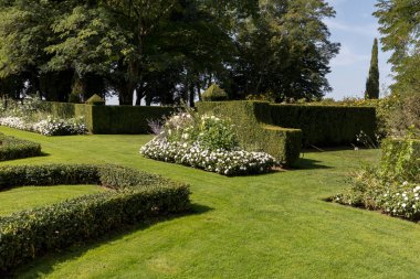 Dordogne 'daki güzel Jardins du Manoir d Eyrignac. Fransa 