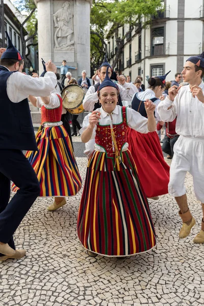 Funchal Portugal Abril 2018 Músicos Populares Bailarines Que Actúan Avenida — Foto de Stock