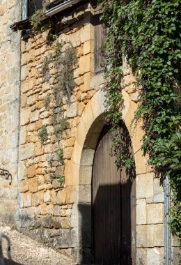 Perigord Noir, Fransa 'da antik evleri olan tipik bir Fransız kasabası.