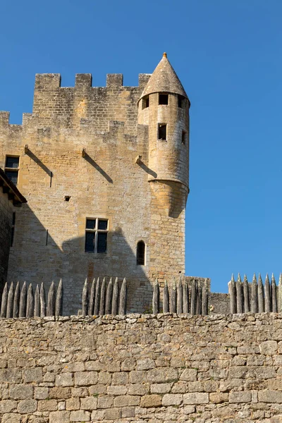 Château Médiéval Beynac Élève Sur Une Falaise Calcaire Dessus Dordogne — Photo