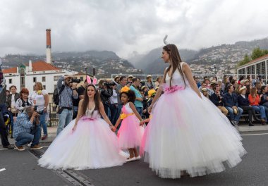 Funchal; Madeira; Portekiz - 22 Nisan; 2018: Funchal şehir Madeira Adası Madeira çiçek Festivali yıllık geçit. Portekiz.