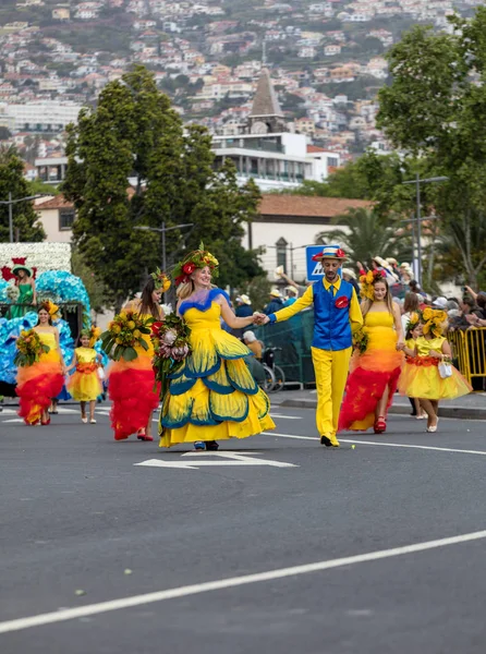 Funchal Madeira Portekiz Nisan 2018 Bir Grup Insan Renkli Kostümleri — Stok fotoğraf