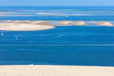 Avrupa 'nın en uzun kum tepeciği olan Pilat Kumulundan bir görüntü. La Teste-de-Buch, Arcachon Körfezi, Aquitaine, Fransa 
