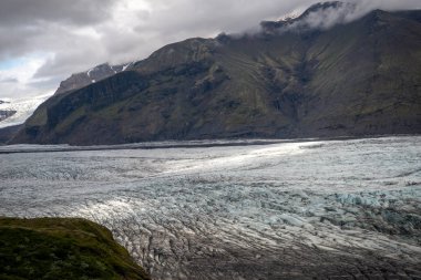 Svinafellsjokull buzulu, Vatnajokull buzulunun bir parçası. Skaftafel Ulusal Parkı İzlanda