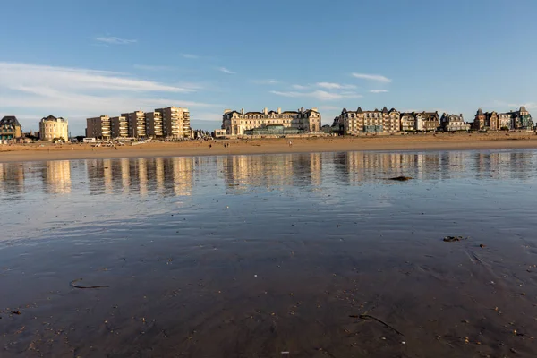 Malo France September 2018 Beach Evening Sun Buildings Seafront Promenade — Stock Photo, Image