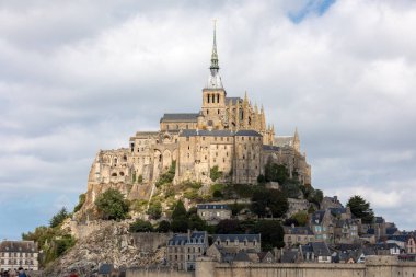 Mont-Saint-Michel, ünlü manastırı olan ada, Normandiya, Fransa