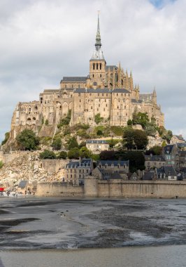 Mont-Saint-Michel, ünlü manastırı olan ada, Normandiya, Fransa
