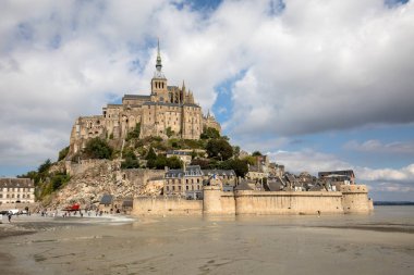 Le Mont-Saint-Michel, Fransa - 13 Eylül 2018: Mont-Saint-Michel, ünlü manastır, Normandiya, Fransa