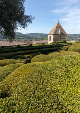  Jardins de Marqueyssac Fransa'nın Dordogne bölgedeki bahçelerde budama sanatı