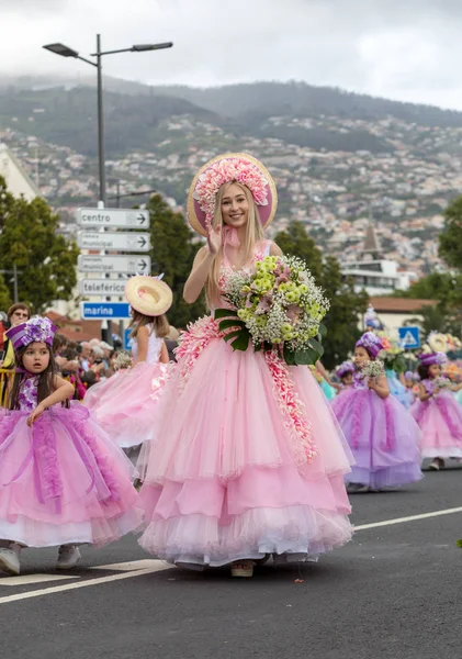 Funchal Madeira Portugal April 2018 Group People Colorful Costumes Dancing — Stock Photo, Image