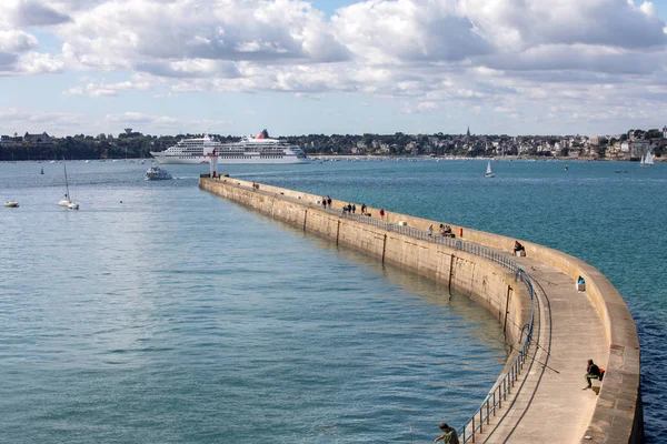 Malo Fransa Eylül 2018 Fener Feribot Dinard Şehir Surları Köstebek — Stok fotoğraf