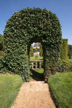Dordogne 'daki güzel Jardins du Manoir d Eyrignac. Fransa 