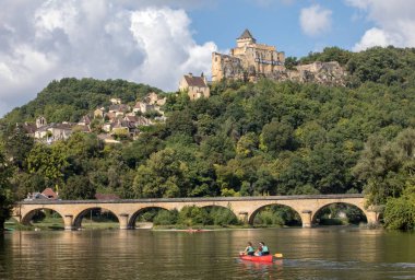 Castelnaud, Dordogne, Fransa - 7 Eylül 2018: Castelnaud Şatosu, Castelnaud-la-Chapelle, Dordogne, Aquitaine, Fransa