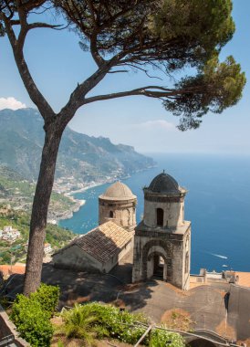 Körfez Salerno Villa Rufolo, Ravello, Campania, İtalya üzerinden üzerinden görünüm